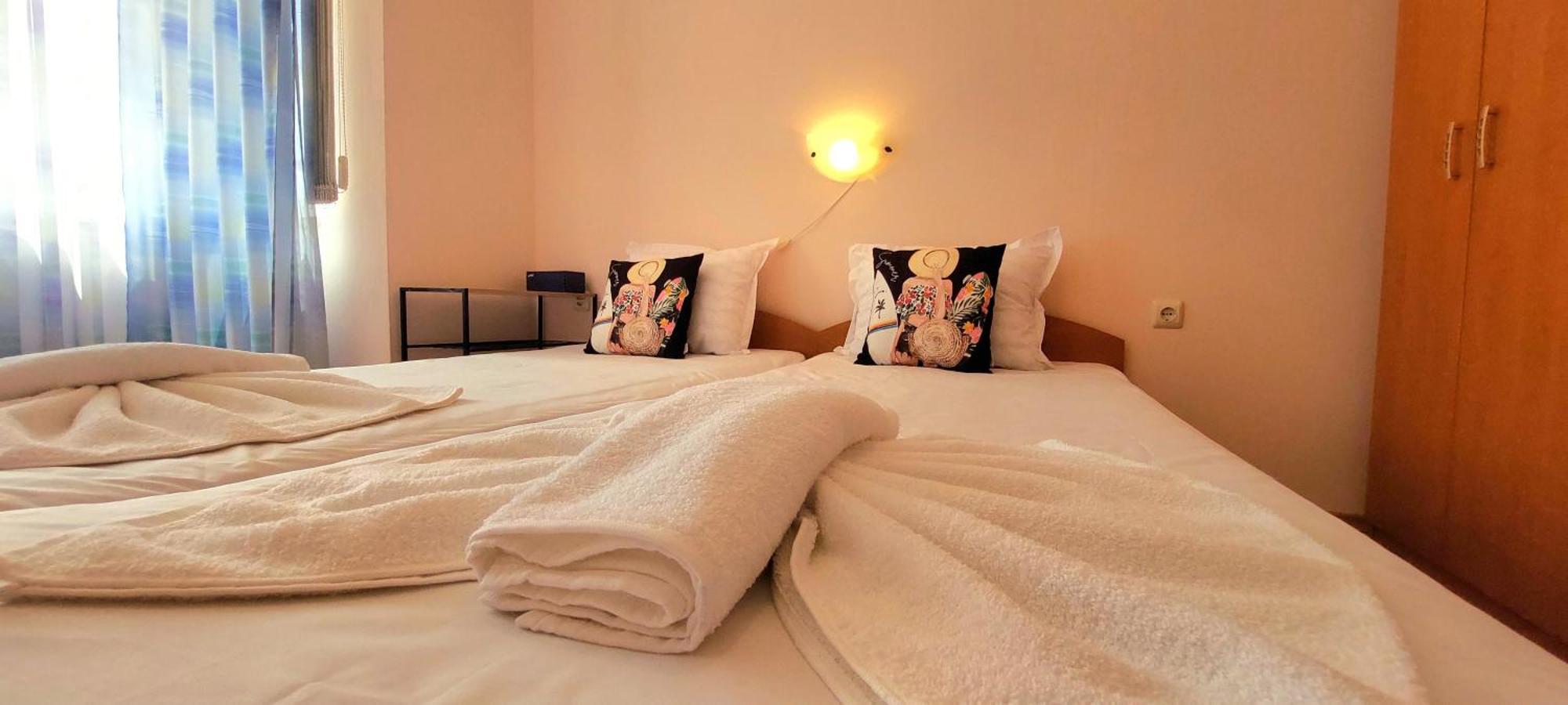 Holiday-Orchid Menada Apartments Sunny Beach Oda fotoğraf